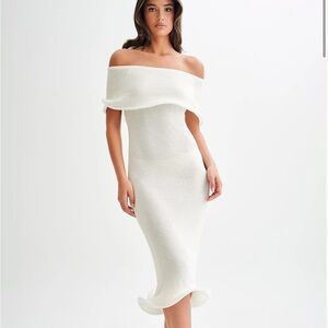 Elegant White Midi Skirt